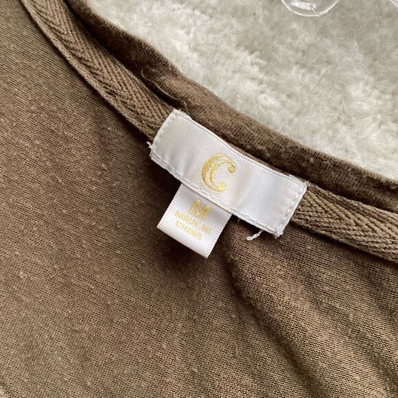 Charming Charlie Olive T Shirt with Abstract Bottom Hem Size Medium - Picture 4 of 7